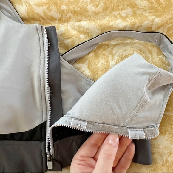 FABLETICS High Impact On the Go No-Bounce Sports Bra Zip Long Line Black Grey S - Picture 8 of 9